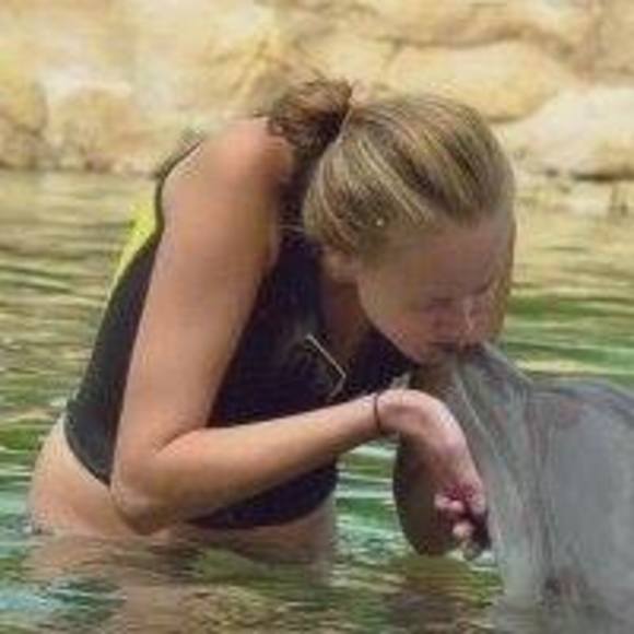 Meet your Posher, Stephanie - Picture 1 of 1