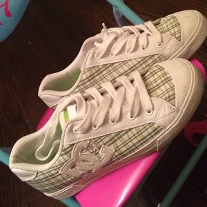 DC skater shoes