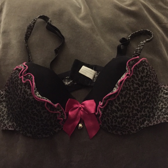 Grey cheetah print bra with fuschia highlights