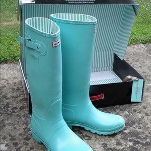 ISO. Size 7. Tiffany blue