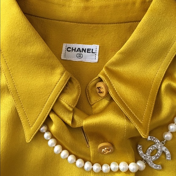 🌟SOLD🌟Chanel Blouse - Picture 3 of 4