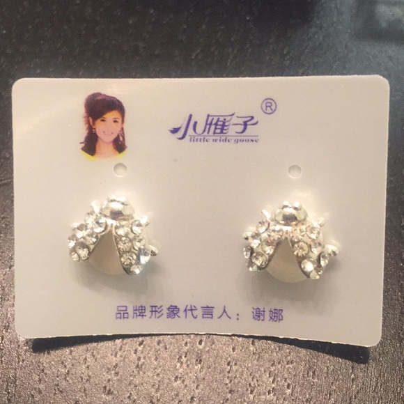 Earring - Picture 2 of 2