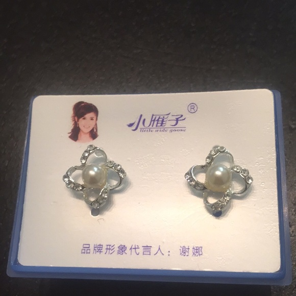 Earring - Picture 2 of 2