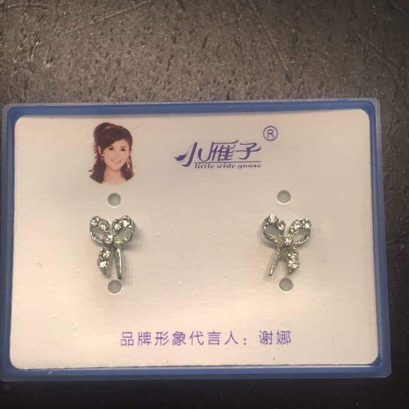 Earring - Picture 2 of 2