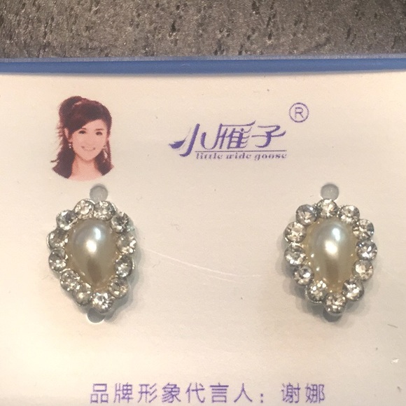 Earring - Picture 2 of 2