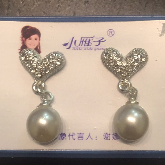 Earring - Picture 2 of 2