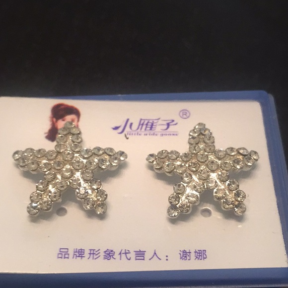 Earring - Picture 1 of 2