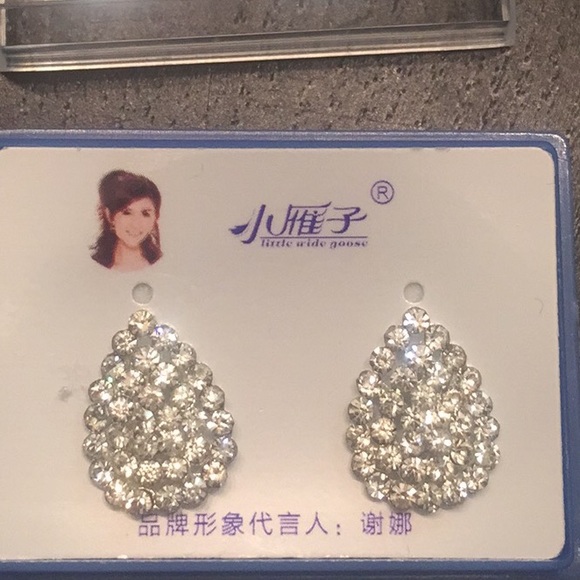 Earring - Picture 2 of 2