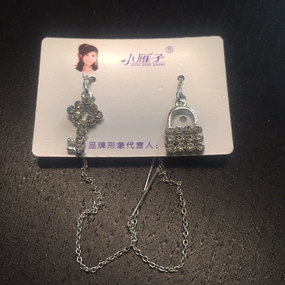 Earring - Picture 2 of 2