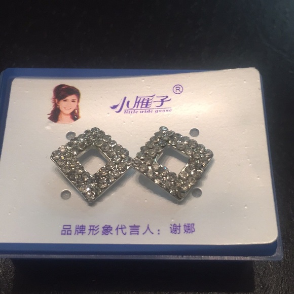 Earring - Picture 2 of 2