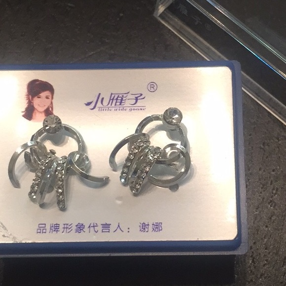 Earring - Picture 2 of 2