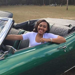 Meet your Posher, T'asia