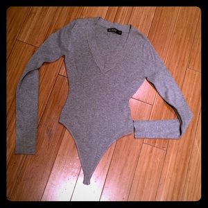 Bodysuit long sleeve v neck