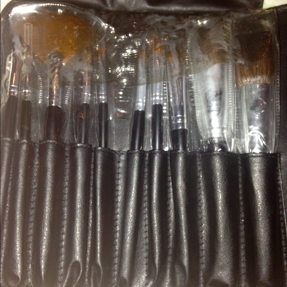bella'pierre cosmetics brush set - Picture 2 of 4