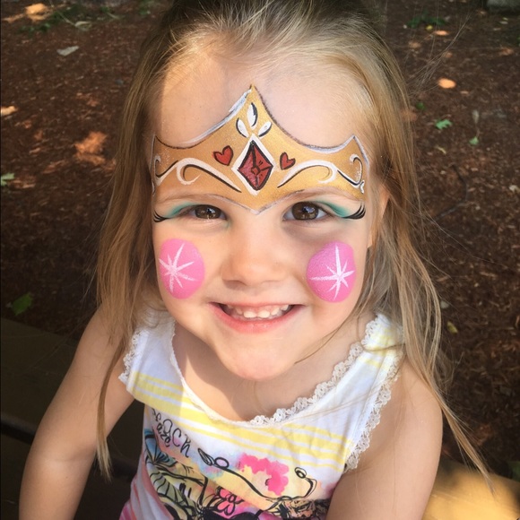 Meet your Posher, Julie - Picture 2 of 4