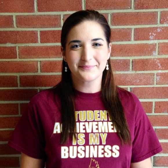 Meet your Posher, Laura - Picture 4 of 4