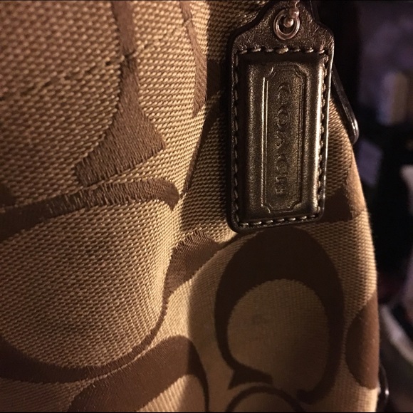 Coach hand bag - Picture 2 of 4