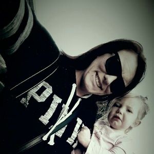 Meet your Posher, Crystal