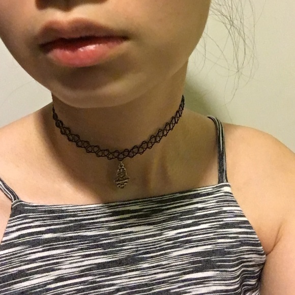 Hamsa 90's Choker