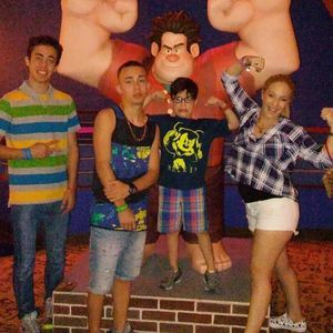 Meet your Posher, Fe eleneris