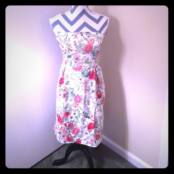 Precious like new strapless dress