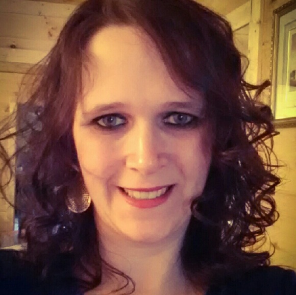 Meet your Posher, Angela - Picture 1 of 1