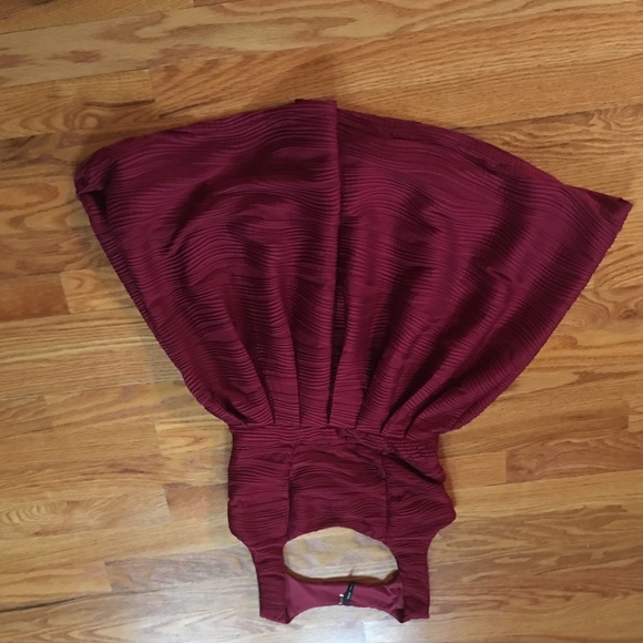 San joy burgundy dress. In perfect condition.