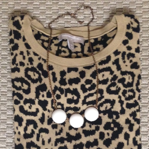 RELISTED White bubble necklace gold chain - Picture 2 of 4