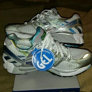ASICS GEL-KAYANO BRAND NEW IN BOX 8.5