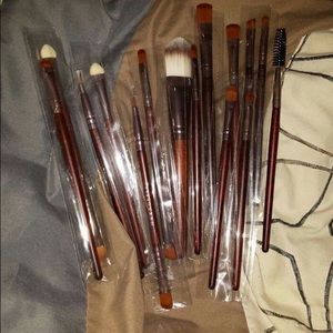 Makeup brushes