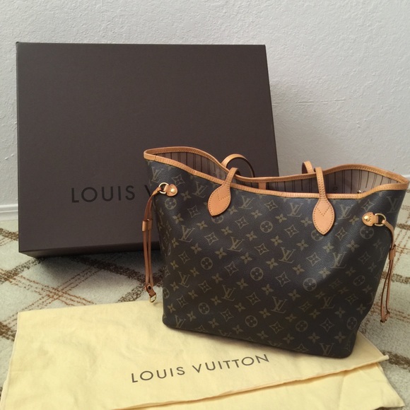 ⛔️SOLD⛔️AUTHENTIC Louis Vuitton Neverfull MM