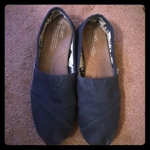 Blue TOMS
