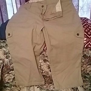 Khaki cropped comfort fit pants