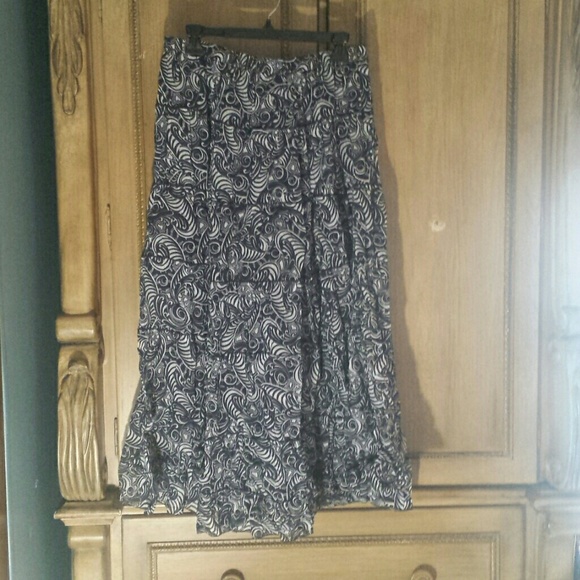 Stay cool in this Jane Ashley skirt