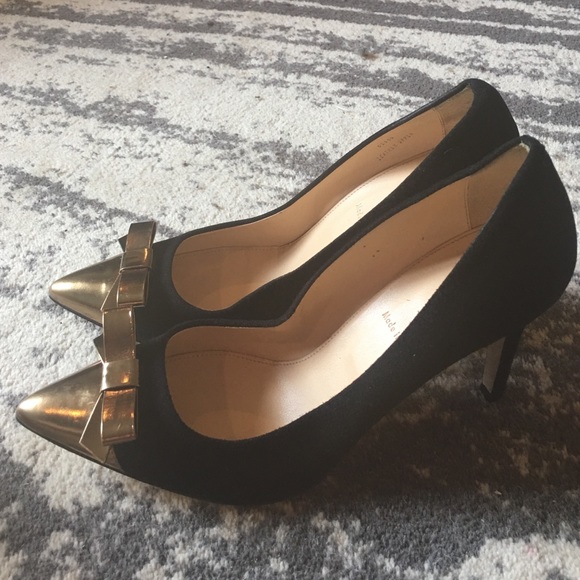 Black & Gold Pump w/ Bow - Picture 2 of 4