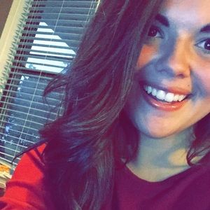 Meet your Posher, Alexis