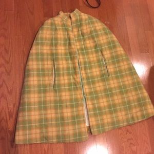 Beautiful 1950/1960 vintage plaid winter cape