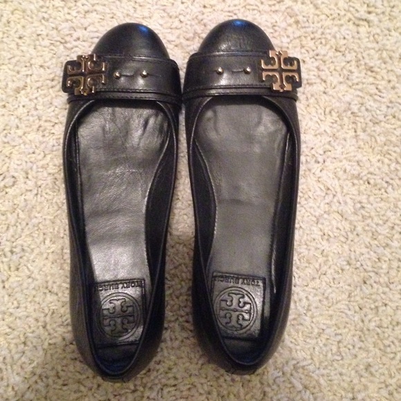 Tory Burch black leather flats