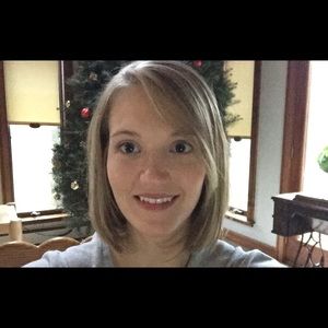 Meet your Posher, Caitlan