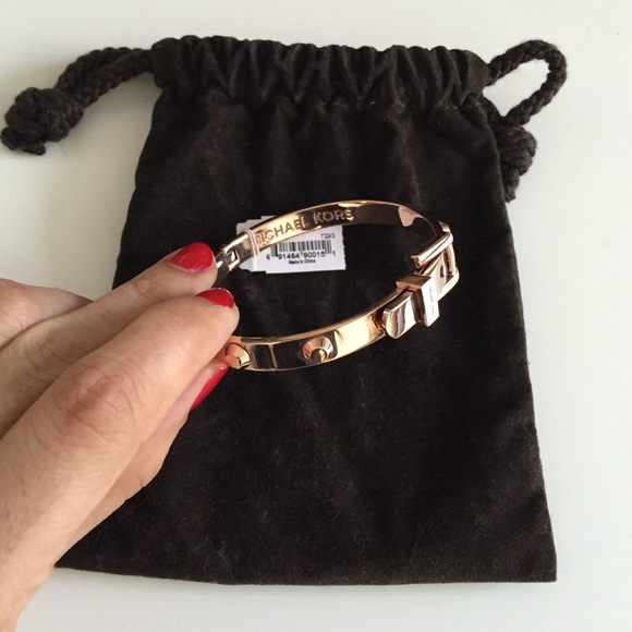 Brand New Michael Kors Buckle Bangle in Rose Gold