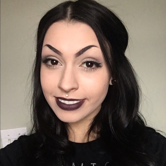 Meet your Posher, Jennifer - Picture 1 of 1