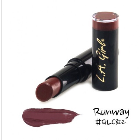 Sold! @susanvee13 Matte lipstick !!😍 2 for 25.