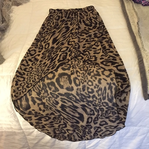 Hi-low leopard skirt