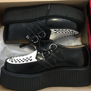TUK black / white creepers