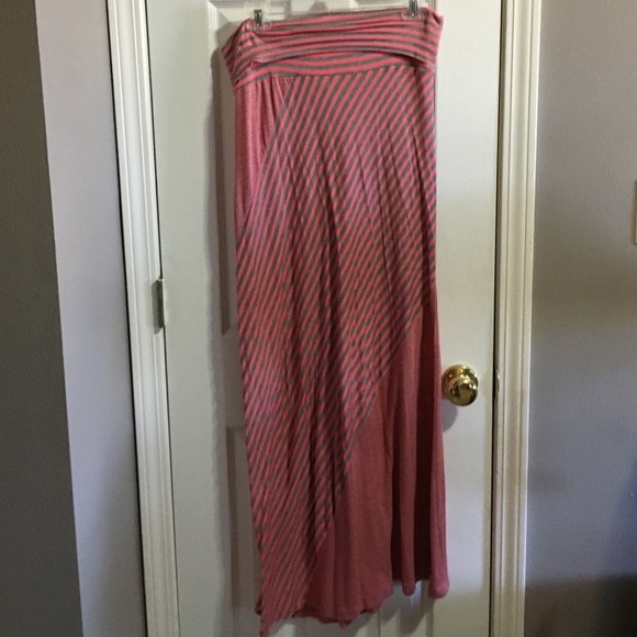 Joe B Dresses & Skirts - Joe B Pink & Gray Maxi Skirt