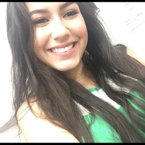 Meet your Posher, Vanessa
