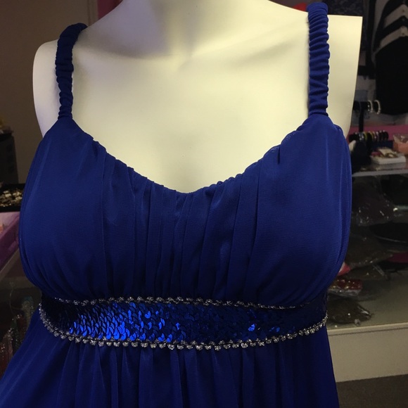 Prom dress - Picture 2 of 3