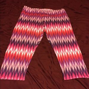 Printed cropped workout leggings!