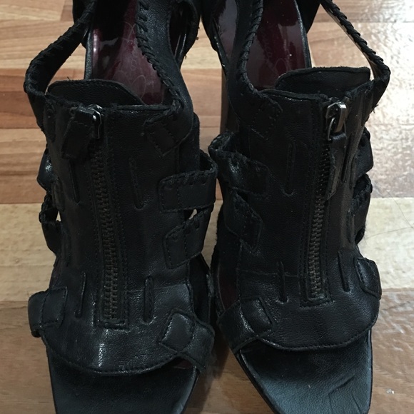 Black leather zip up heels❤️❤️❤️ - Picture 3 of 3