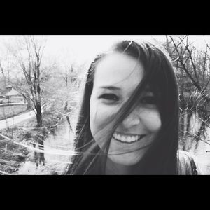 Meet your Posher, Alyssa